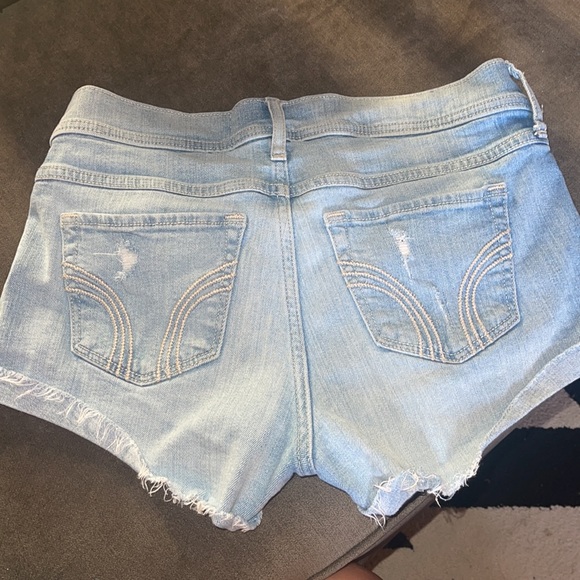 Light blue Hollister shorts , perfect condition warn once. Size 3 , low rise - Picture 2 of 3